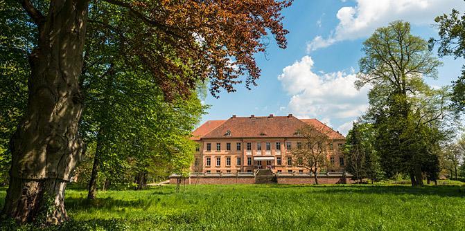 Schlosshotel Ruehstaedt Garni - Natur & Erholung An Der Elbe Exterior photo
